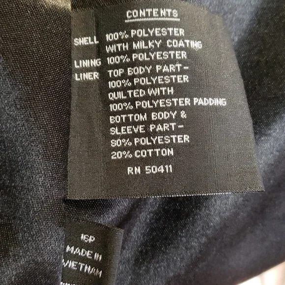 16P Fleet street black trench coat.  D34 - Picture 9 of 15